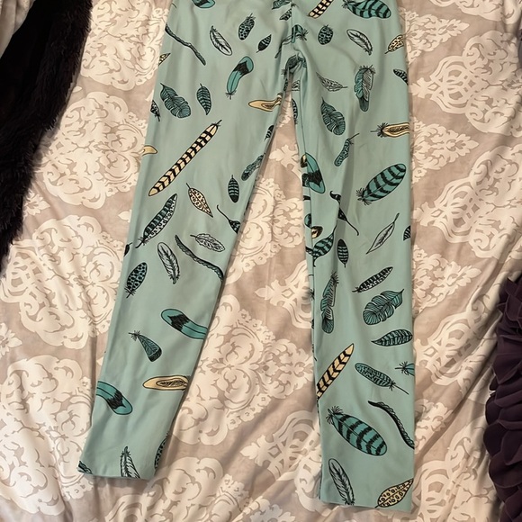 LuLaRoe leggings feather - Picture 2 of 3